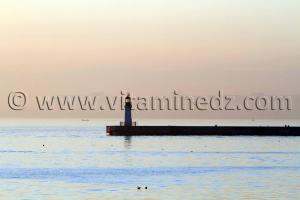 Phare de La Jetée du Nord Traversée touristique par Ferry, Alger Port vers La Madrague