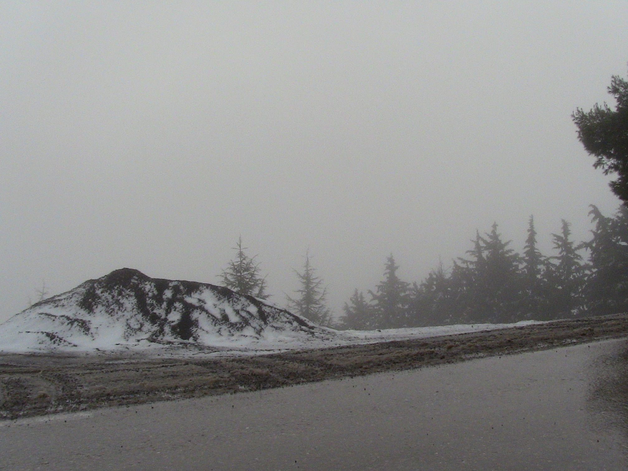 Premières chutes de neige sur le Col de Benchicao (Hier le 07.12.14