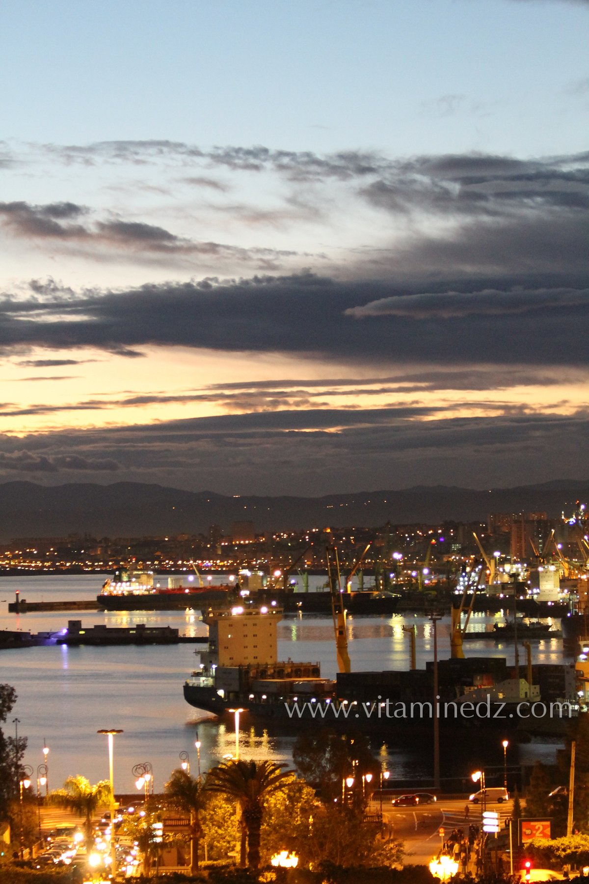 Photo Alger, La nuit, Le port d'Alger