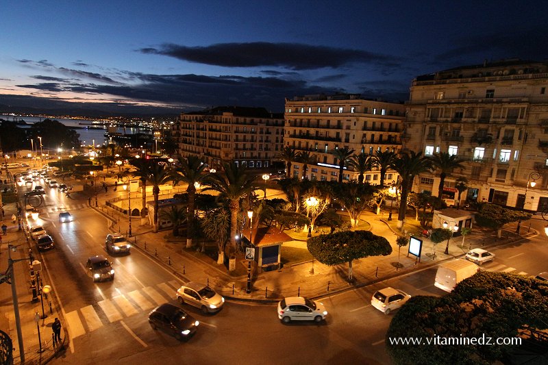 Photo Alger, La nuit, Avenue Pasteur, Photo depuis le Balcon de l'Hôtel Albert 1er
