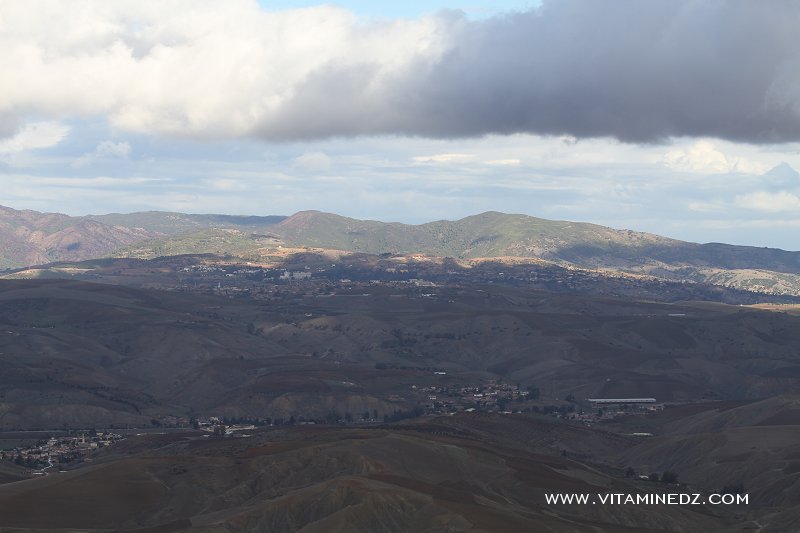Le Mont Zaccar depuis l'autoroute Est-Ouest