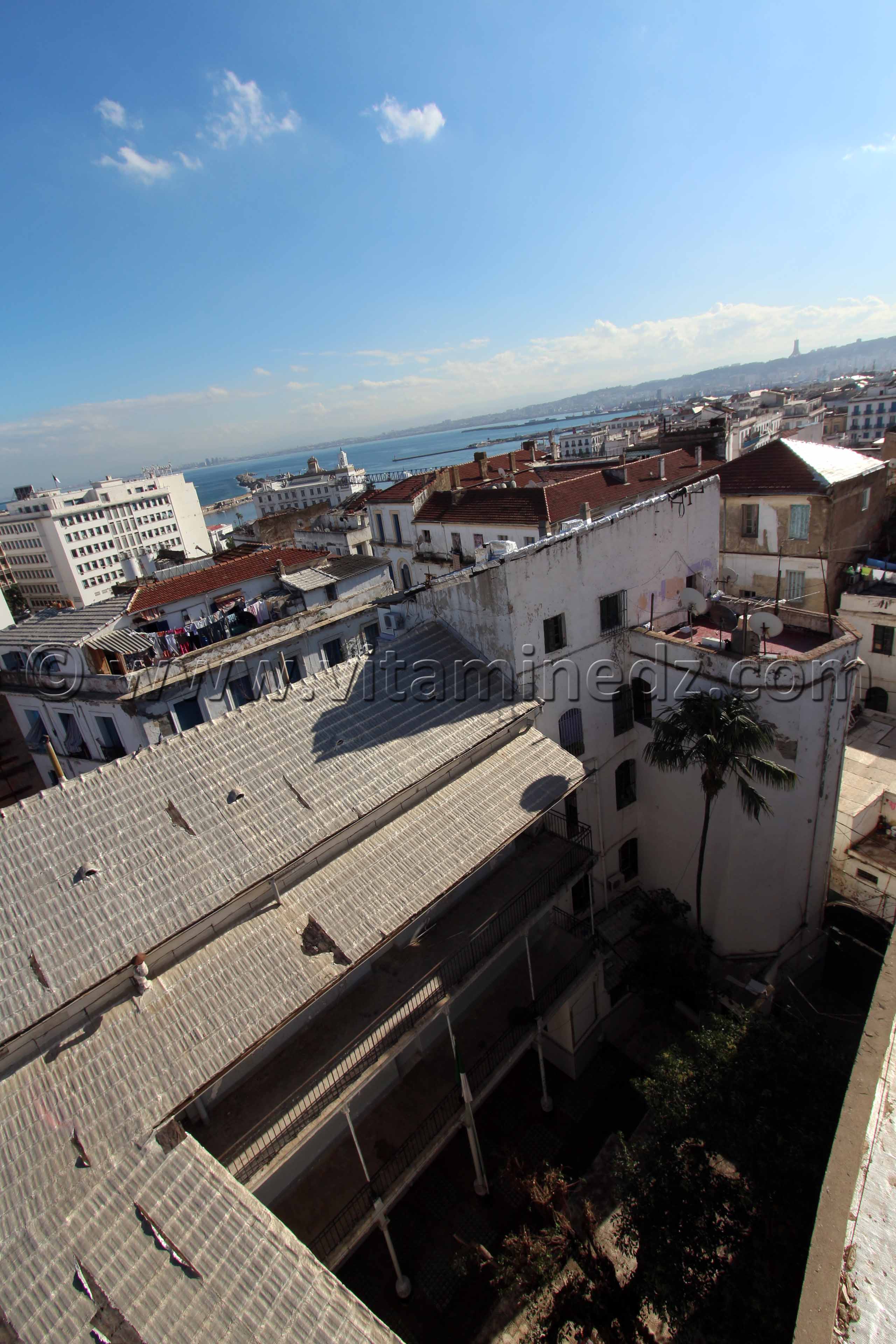 Vue depuis les toits de la Casbah d'Alger
