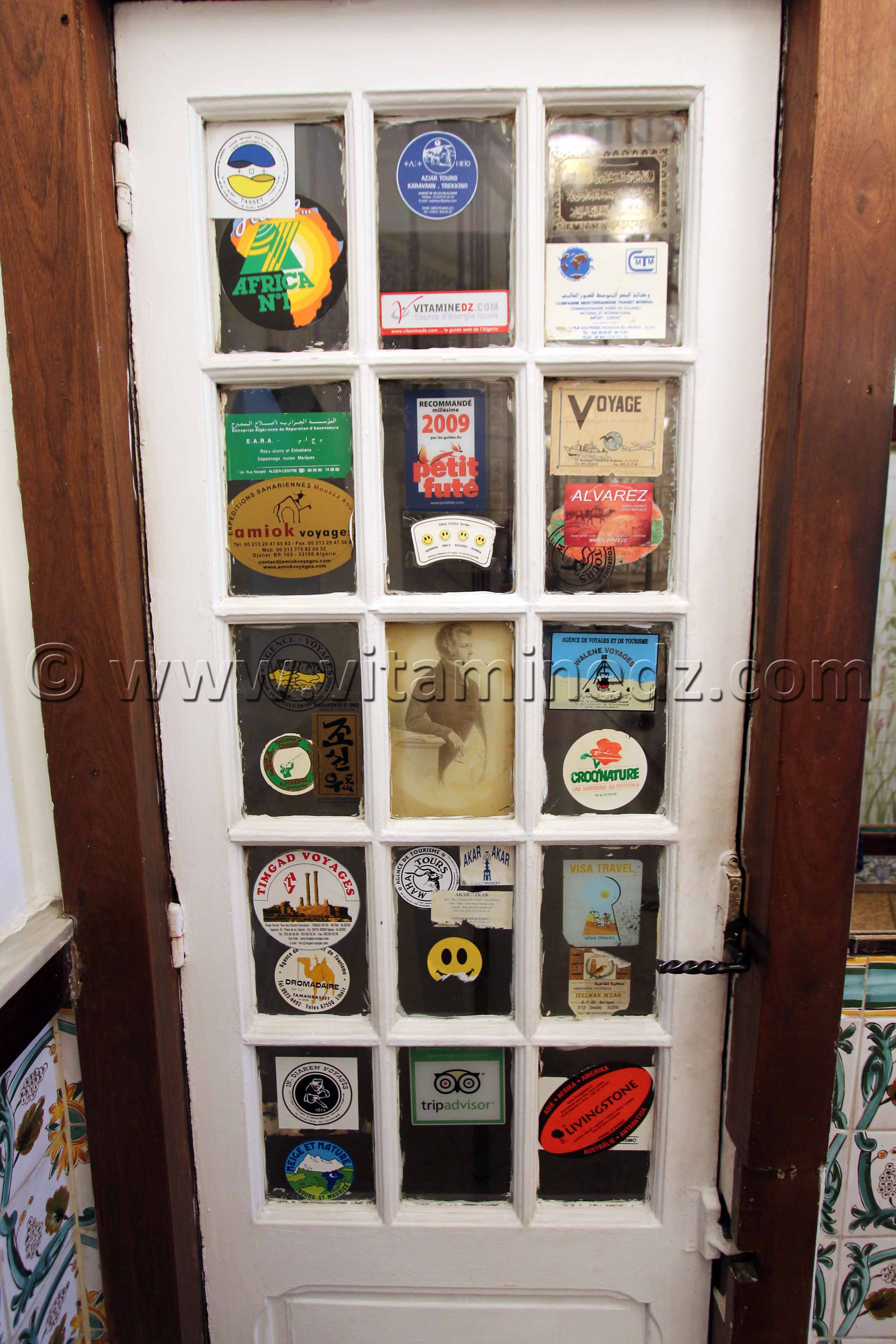 Jolie porte d'ascenseur Hotel Regina, Alger Centre, bon rapport qualité prix