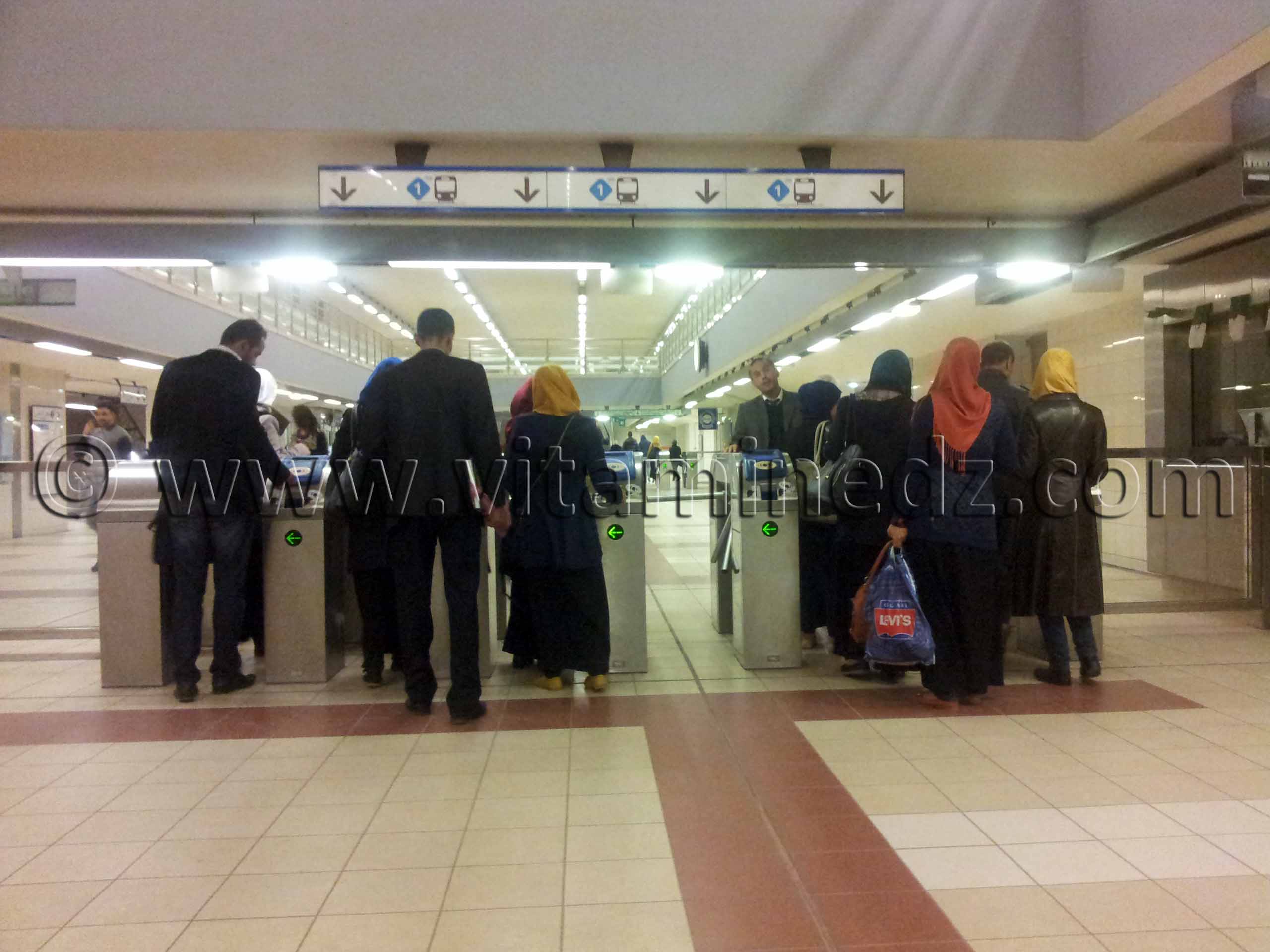 Métro d'Alger, entrée validation tickets