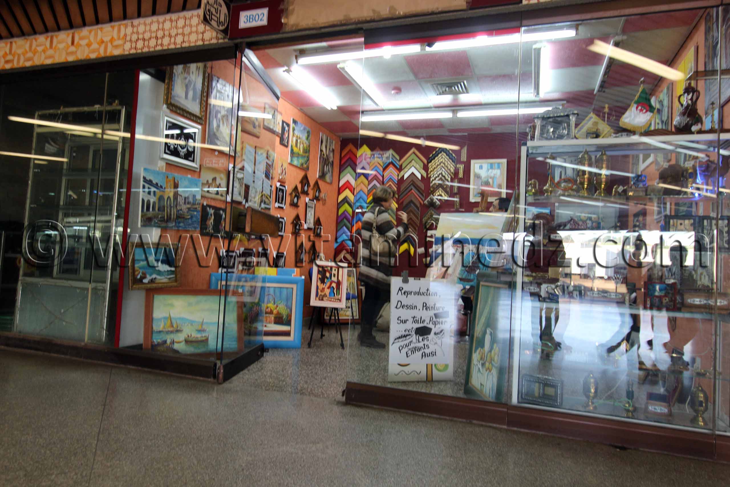 L'une des rares boutiques ouvertes de Ryadh El Feth