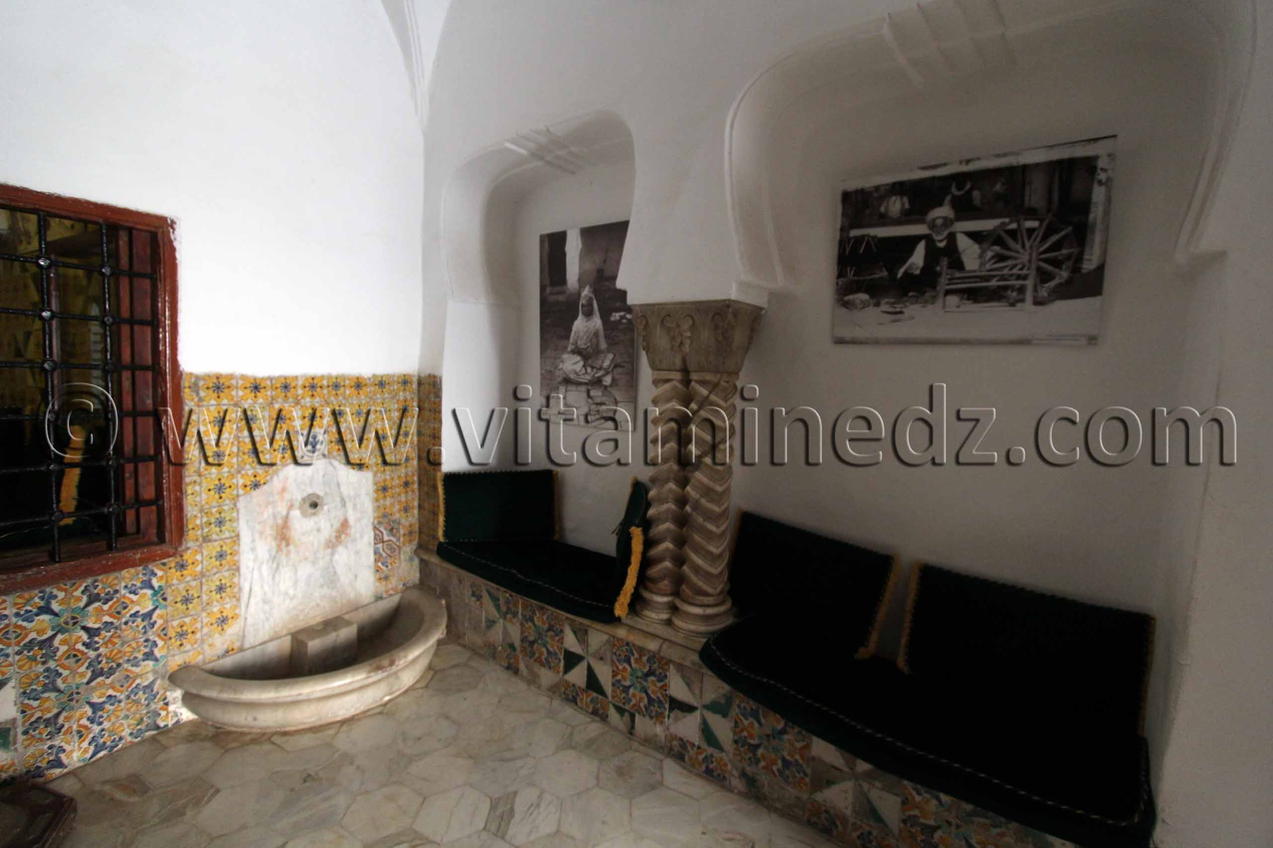 Entrée Dar Khdawej El Amia convertit en musée des Arts et Traditions Populaires