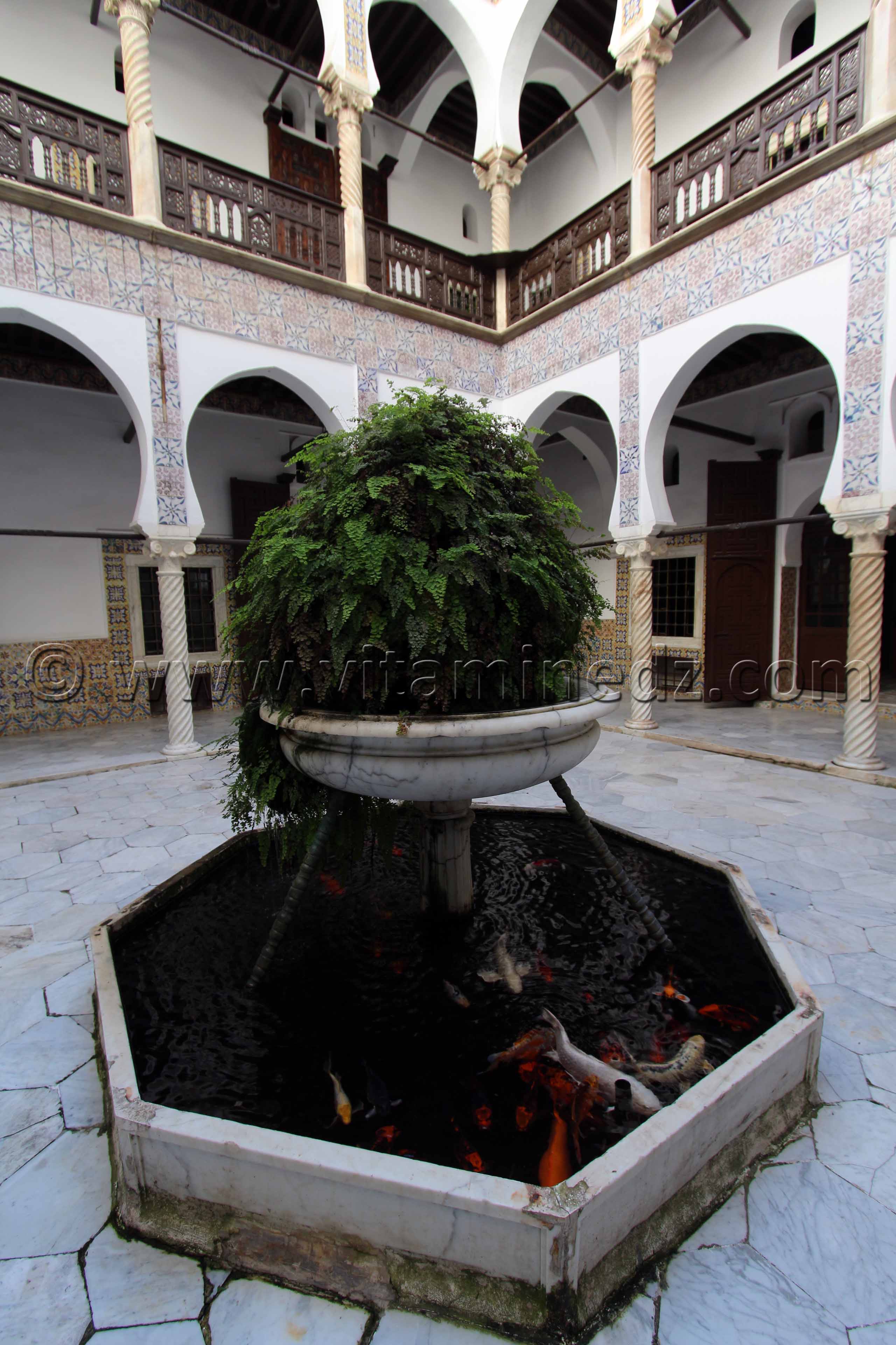 Patio (Wast Eddar) Musée National de l'enluminure, de la miniature et de la calligraphie au Palais Dar Mustapha Pacha, Casbah, Alger