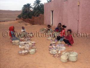 Artisanat divers Oasis de Tala, véritable havre de paix, en 2006 le bitume n\'y arrivait pas encore