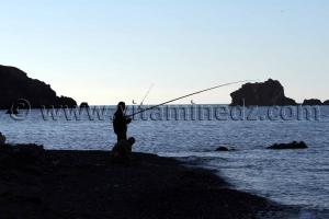 Pêcheurs, Plage de Zouanif, l\'accès se fait par les falaises du nouveau village