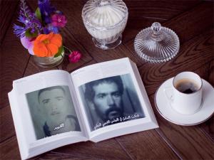 المرحوم الشهيد حسين مسعودي وابنه الاستاذ علي أطال الله في عمره