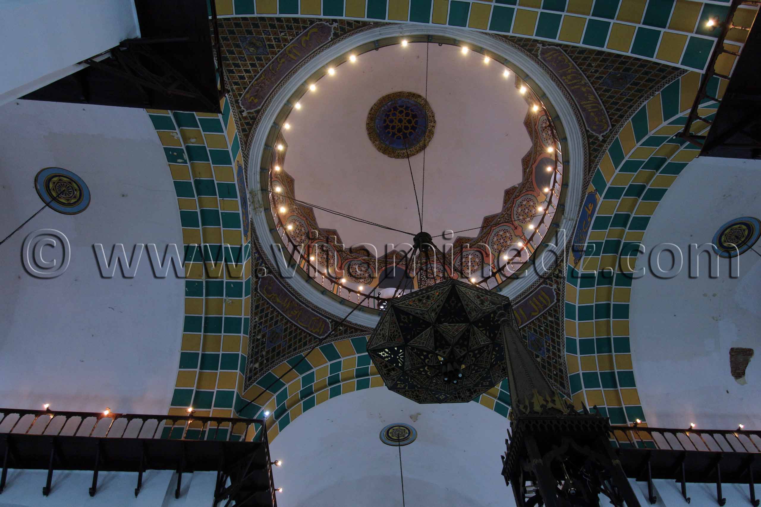 Plafond Jamaa al-Jdid ( الجامع الجديد, « nouvelle mosquée » en arabe) Mosquée de la Pêcherie.