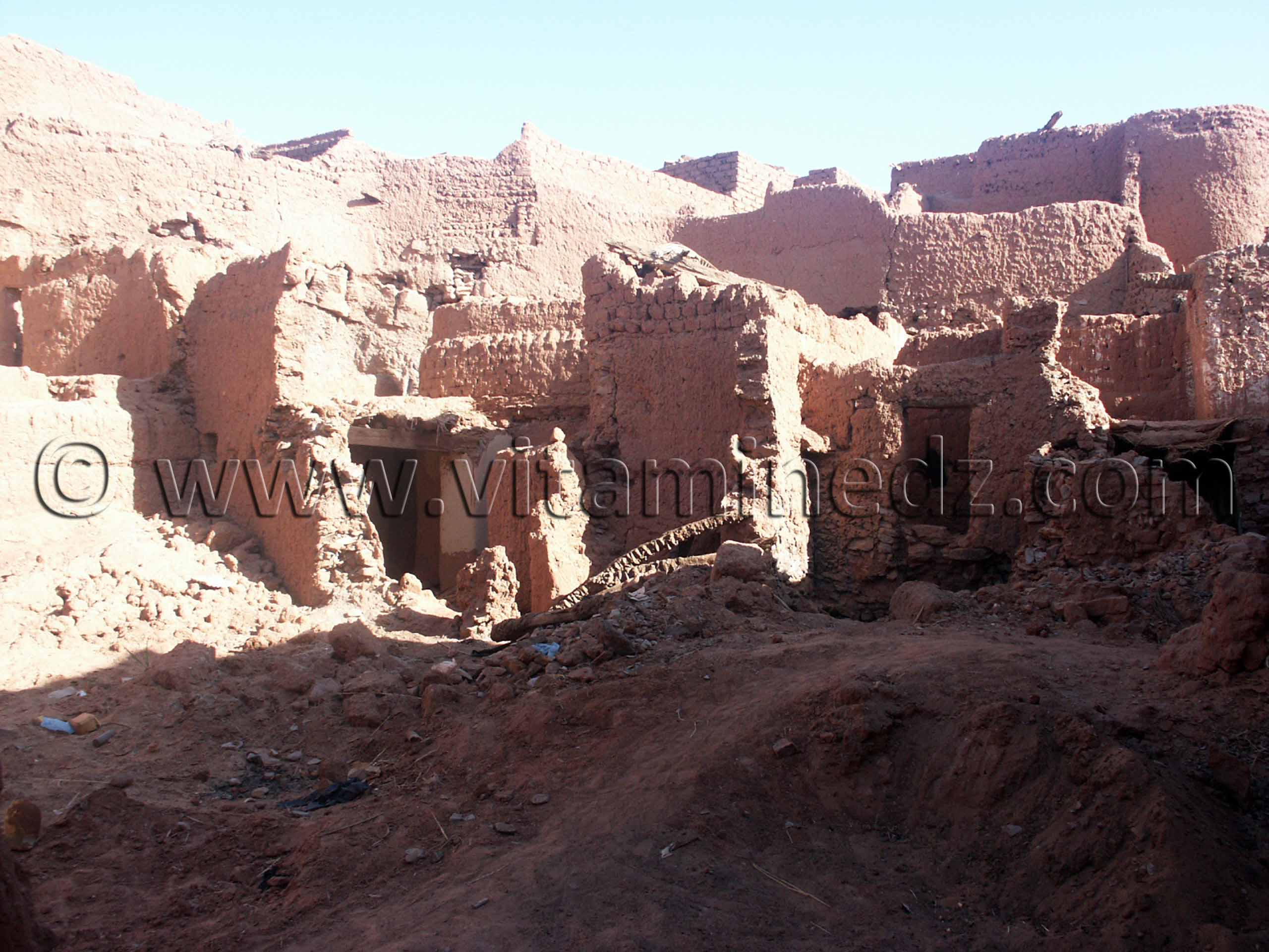 Oasis de Guentour et ses Ksour celui ci complètement détruit
