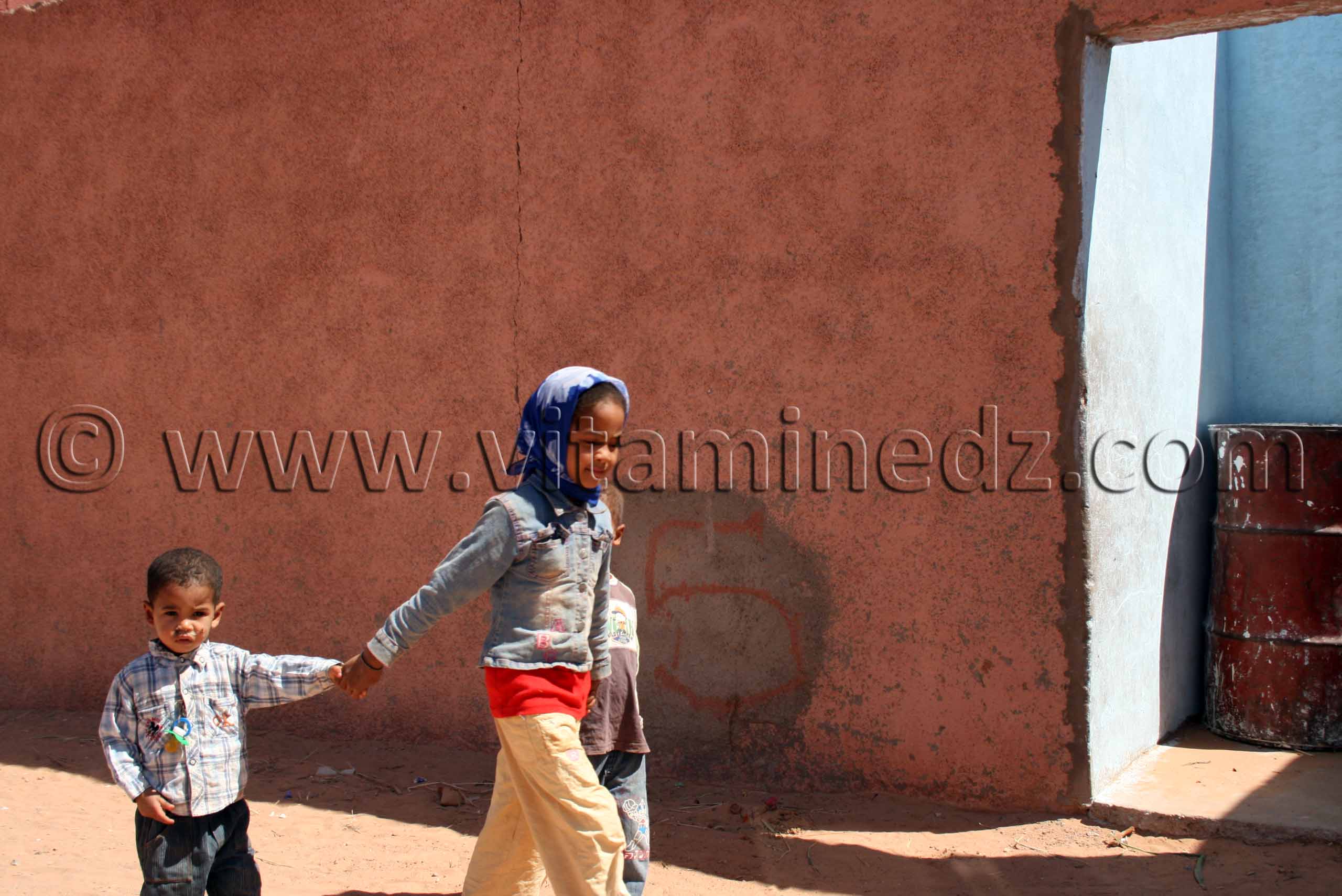 Enfants de Inzeghmir, wilaya d'Adrar