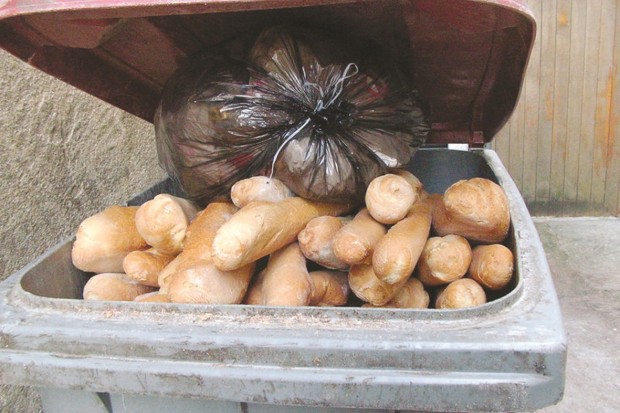 Les Algériens dépensent chaque jour 1 milliard de centimes en pain:  Plus de 40 millions de dollars gaspillés annuellement