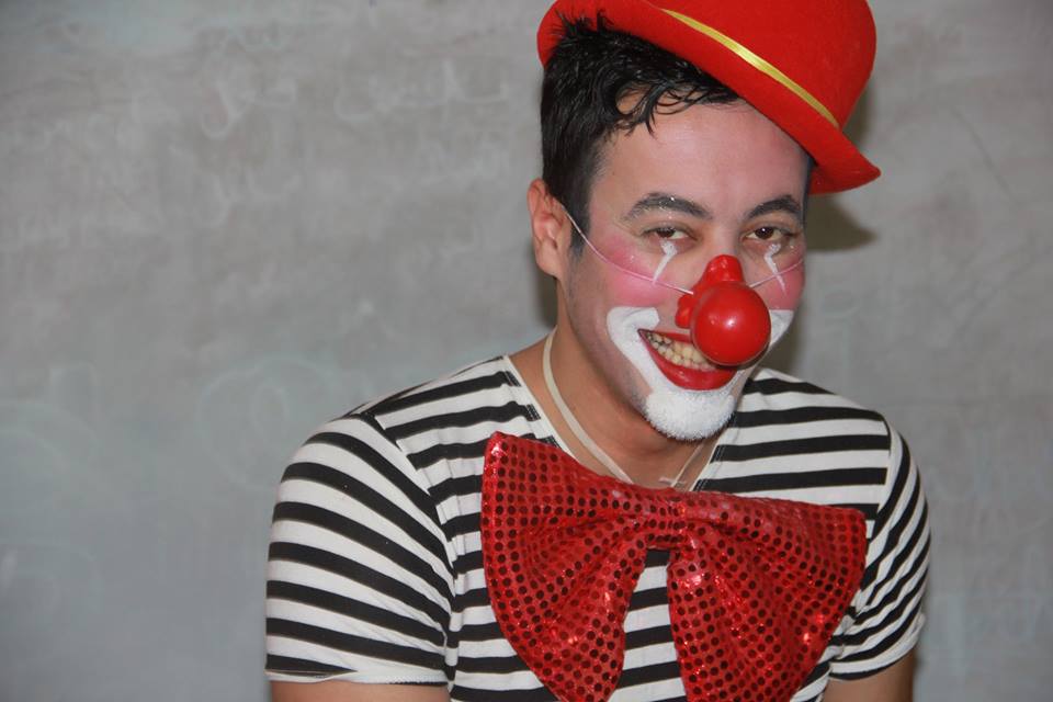 clown et magicien et maquillage pour anniversaire