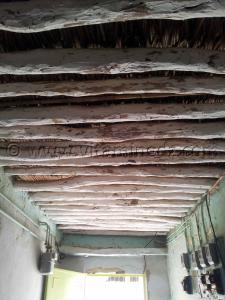 Plafond en bois ancien, Derb Dar Diaf, une ruelle historique en voie de disparition