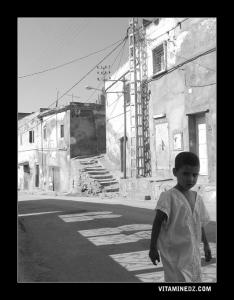Photo Enfant de Mostaganem, ancien quartier près du Oued Ain Sefra