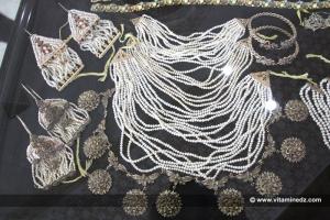 Tlemcen Bijoux  el djowhar (collier de perles) ; el khorsa (anneaux en or) ou encore el hazama (ceinture)