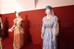 La «blousa» de l\'Oranie sous toutes ses formes à Tlemcen, Centre d\'interprétation du costume traditionnel au Mechouar