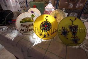 Travail artisanal Tlemcen, Couture, Peinture sur Soie, Peinture sur verre et céramique