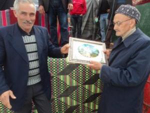 Remise de tableaux d'honneur