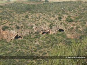 Grottes près du Mausolée royal  de Syphax roi de Siga (Wilaya Aïn Témouchent)
