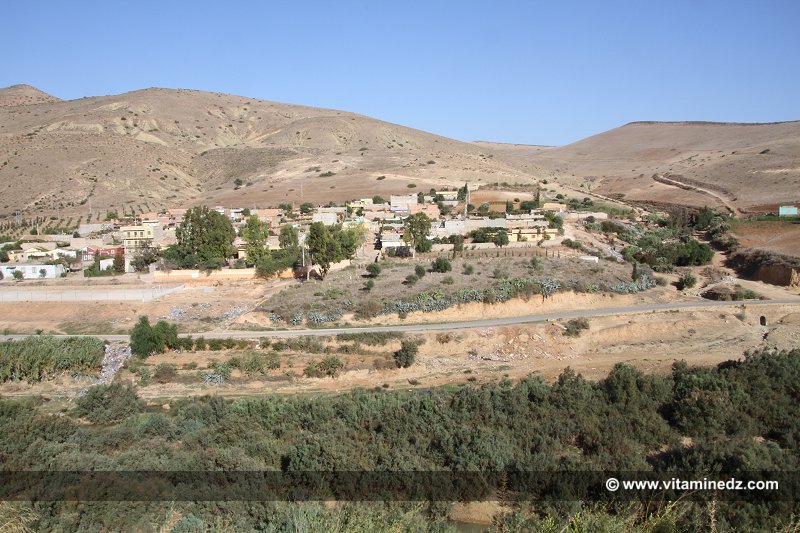 Village El Fabrika (Bourouaha) sur les berges de Oued Tafna