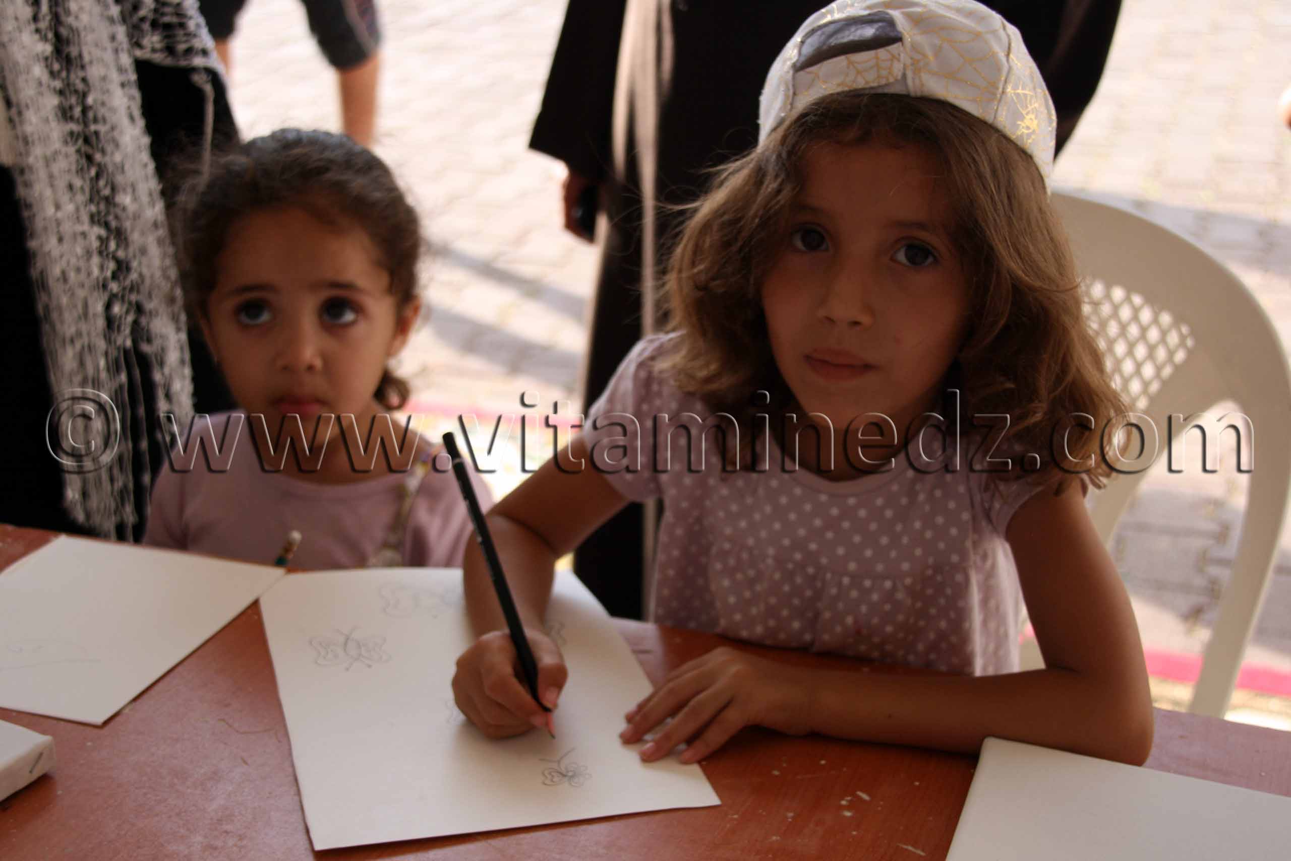 Atelier Dessin pour enfants à Tlemcen, le FELIV au palais d'El Mechouar (25.06.2011)