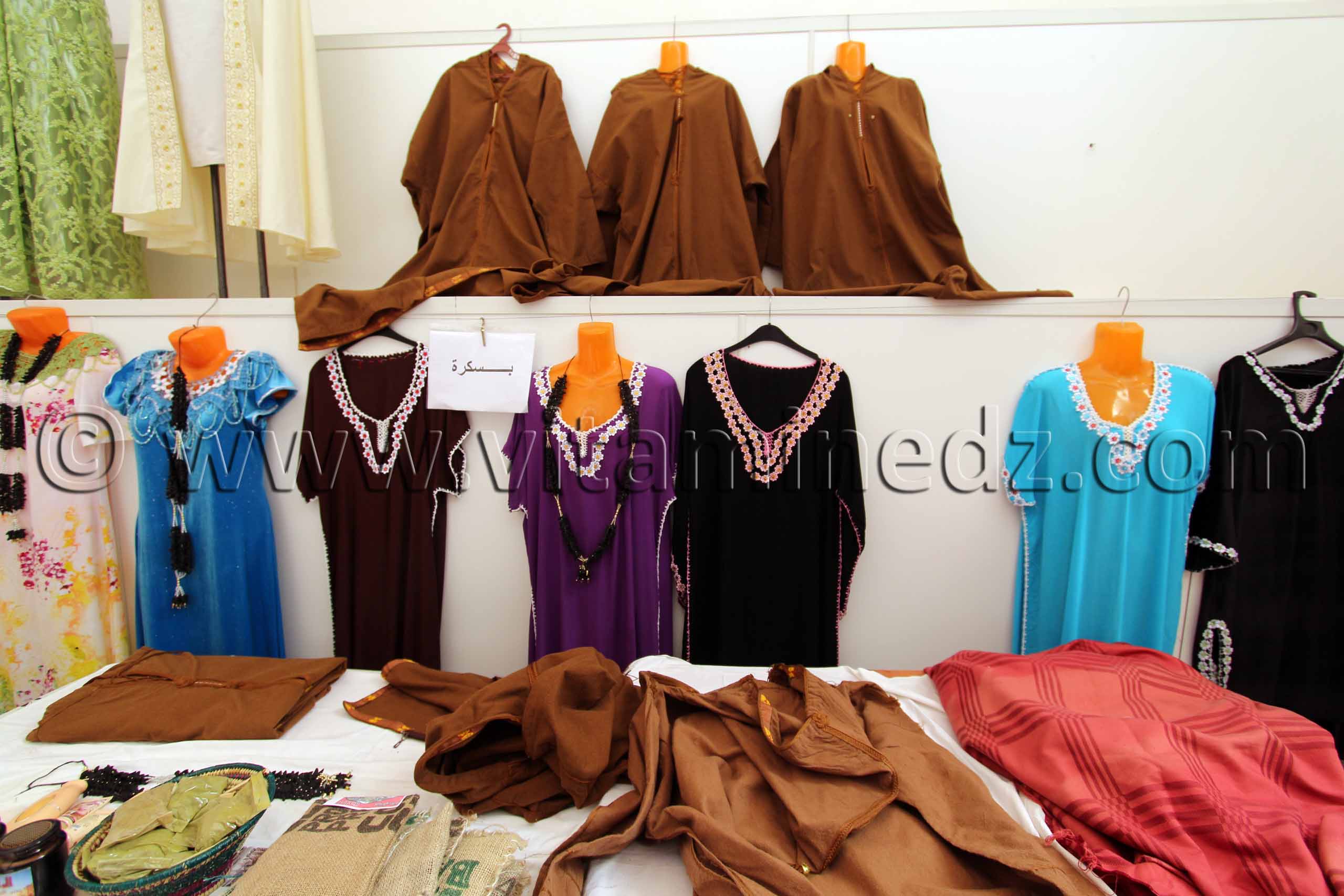 Robes et Burnous de Biskra, Foire nationale de la femme artisane à Tlemcen