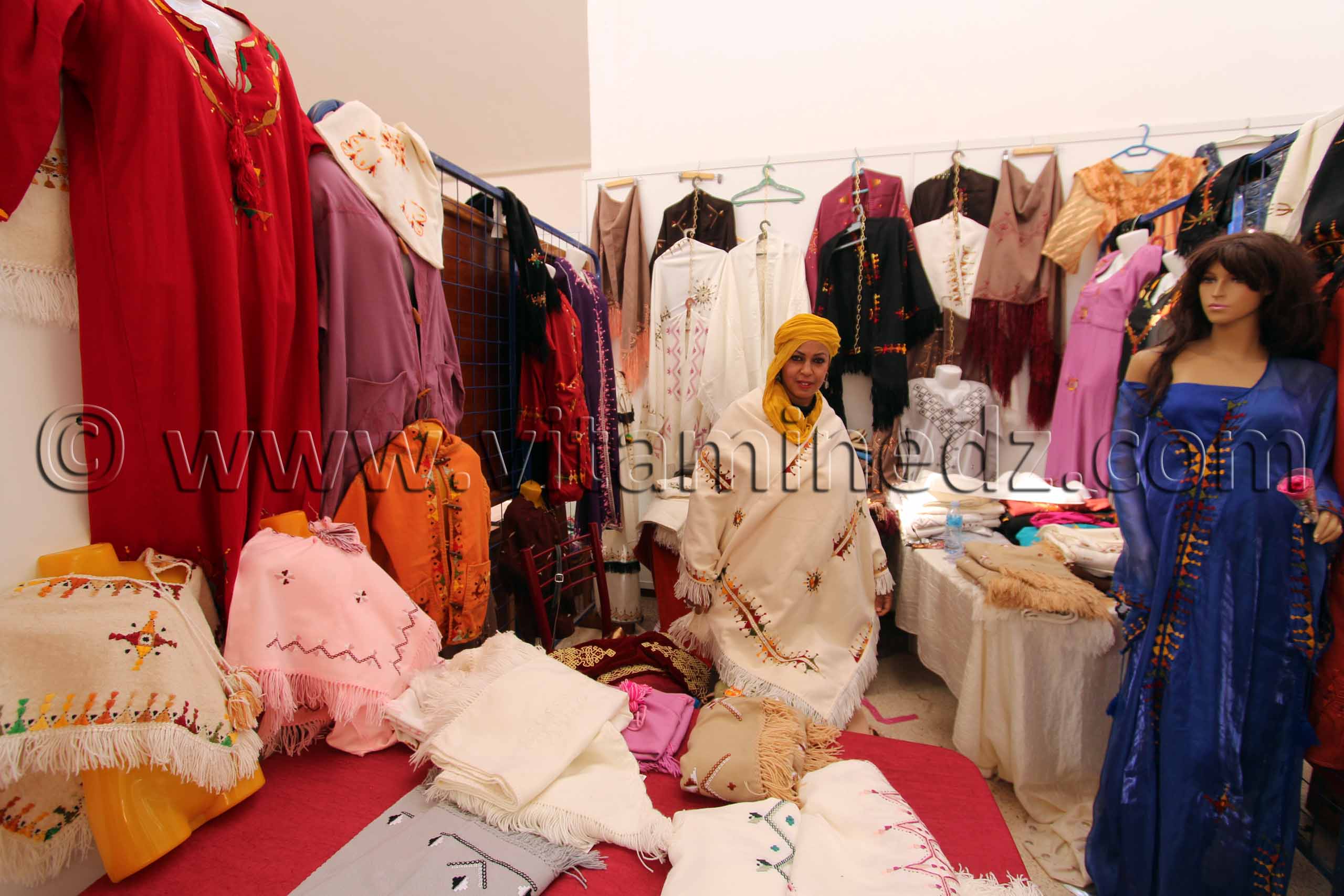 Habits traditionnels de Djamaa, El Oued Souf, Foire nationale de la femme artisane à Tlemcen