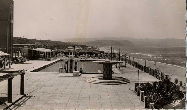 SKIKDA  -  La piscine olympique de «Ben M’hidi » tombe en ruine