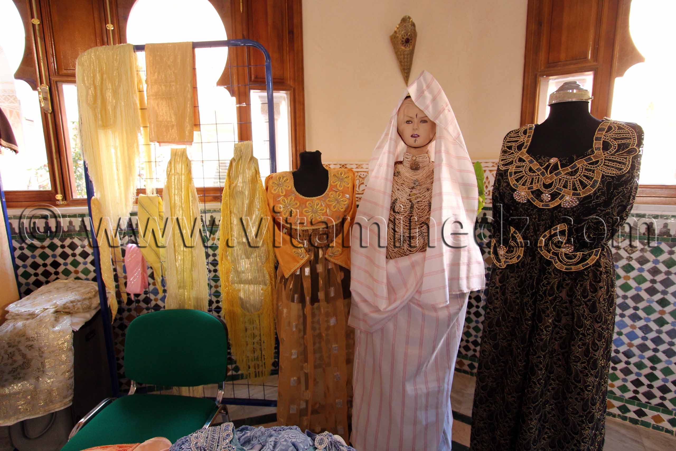 Travail artisanal Tlemcen, Couture, Mensouj, Blouza, Hayek