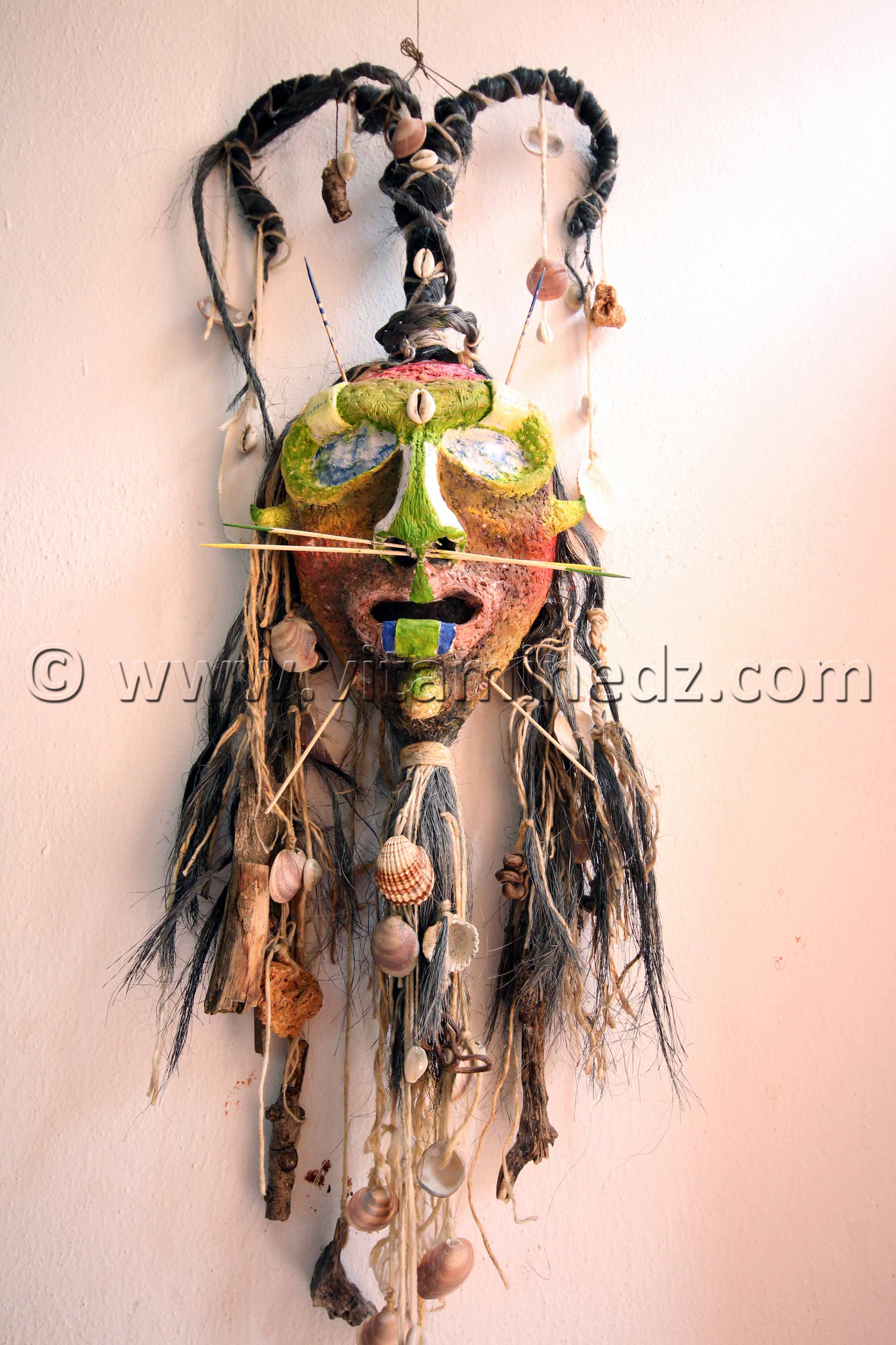 Masque africain ? Ecole des Beaux Arts à Tlemcen