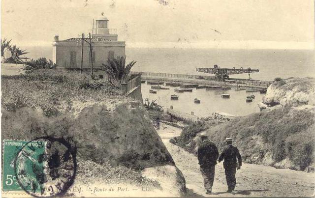 Mostaganem, route du port et Vieux Phare