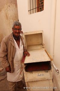 Ferrane Essalihines  t\'wajan, siniyates de gateaux , khobz eddar, ka3k, karanetica