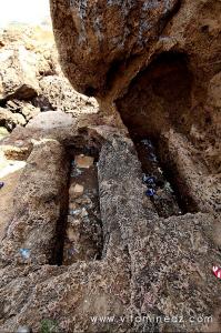 Tombeaux creusés dans la roche dans la nécropole phénicienne de Ténes (W. Chlef)