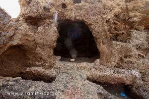 La nécropole phénicienne de Ténes (W. Chlef) tombeaux creusés dans la roche