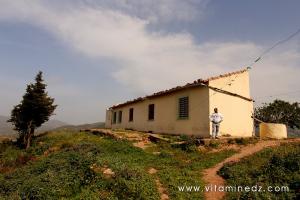 Mqam Sidi Abdelkader Al Djillani à Tenes supplombant la ville et ou la vue est imprenable.