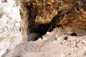 Grotte près de l\'abattoir à Tenes (W. Chlef)