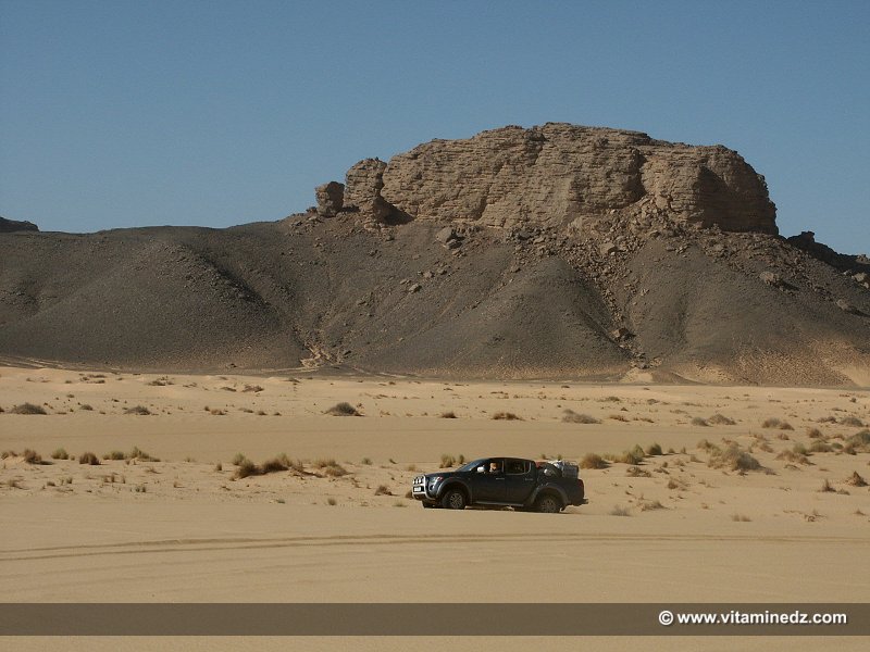 Voyage de Tamanrasset vers Djanet en 4X4 (Pistes rocailleuses)