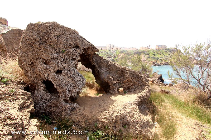 La nécropole phénicienne de Ténes (W. Chlef) tombeaux creusés dans la roche