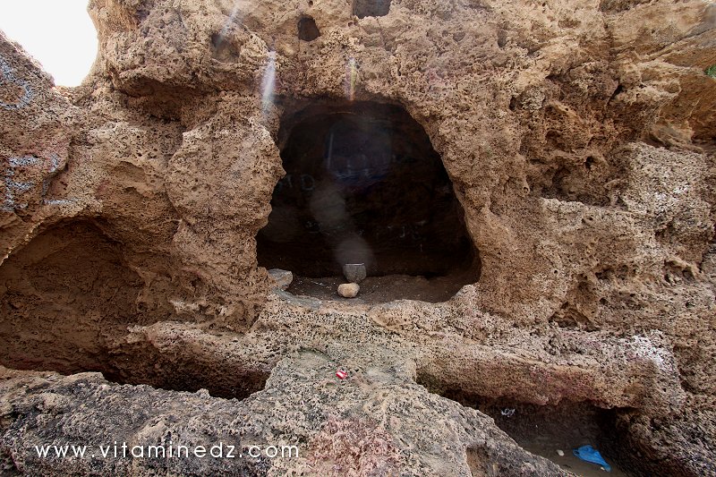 La nécropole phénicienne de Ténes (W. Chlef) tombeaux creusés dans la roche