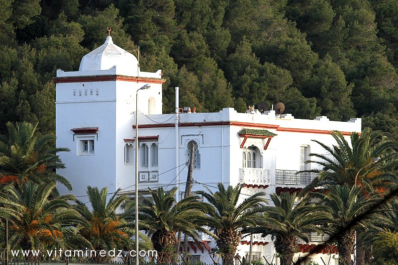 Dar El Bey Moncef de Tunis, exilé à Tenes en 1943, cette va été construite en 1913