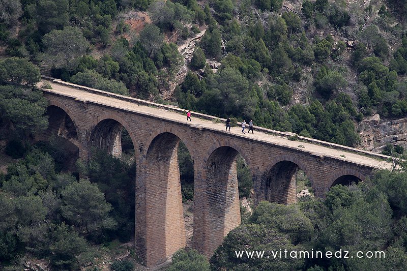 Ponts de la ville de Tenes, anciens chemins de fer aujourd'hui sentiers pour les randonneurs