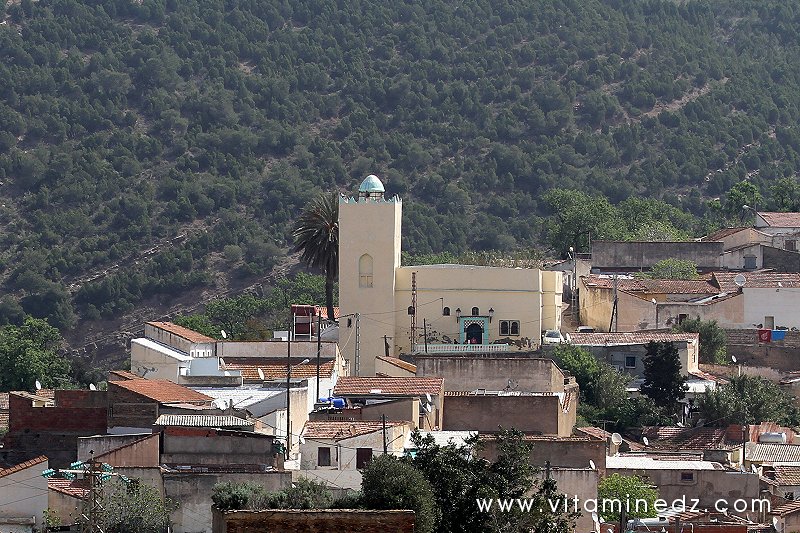 Mosquée Sidi Maïza supplombant Tenes Lahdar (Medina)