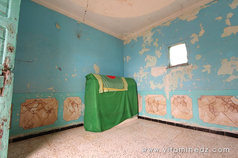 Mqam Sidi Abdelkader Al Djillani à Tenes supplombant la ville et ou la vue est imprenable.