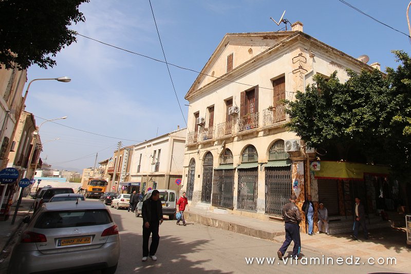 Tenes (W. Chlef) maison coloniale à la Rue d'Orléanvilles