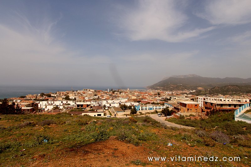 Photo panoramique de Tenes (W. Chlef) ville cotière accueillante