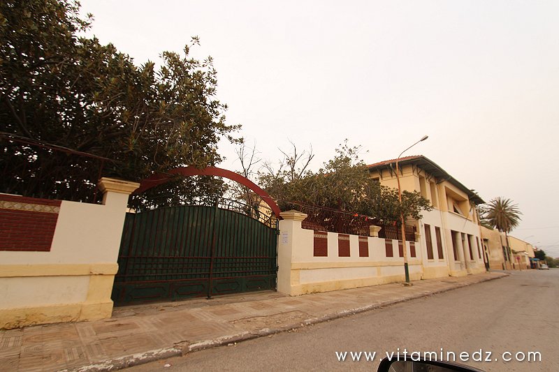 Tenes (W. Chlef) ecole ou lycée?