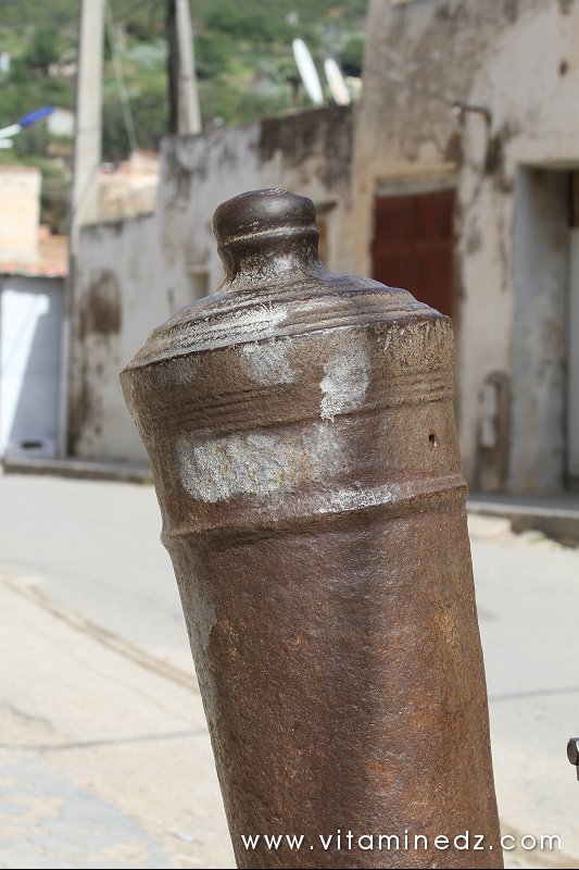 Canon turque à l'entrée de Tenes Lahdar, (Vieux Tenes)
